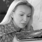 Jákli Mónika telefonja